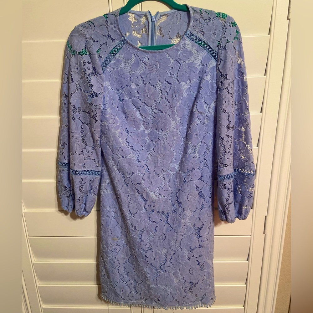 This is a great dress only worn once and is perfect for Easter Sunday.